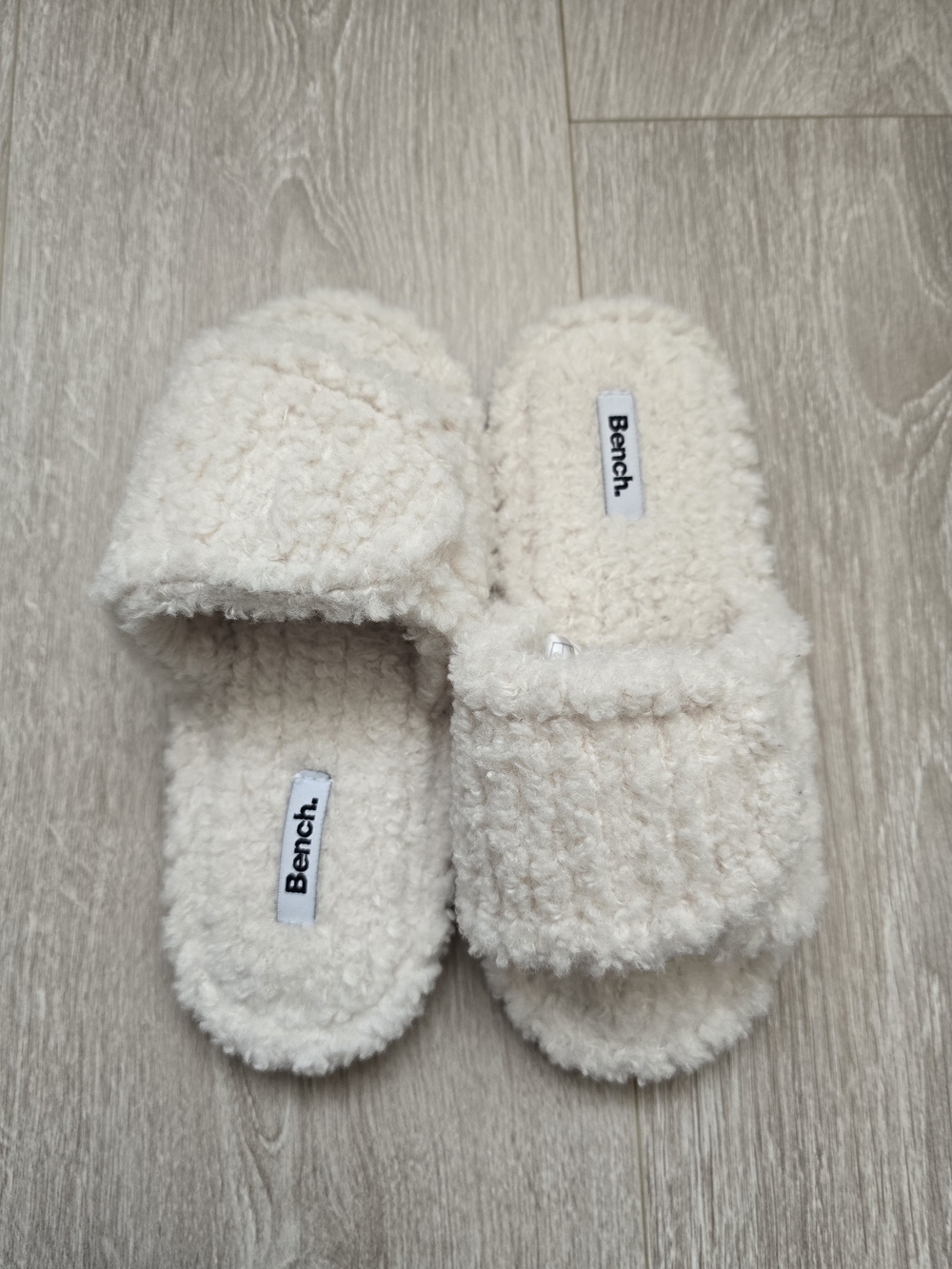 Bench Kids Cream Plush Fuzzy Slide Slippers For Junior Size S Boys Girls